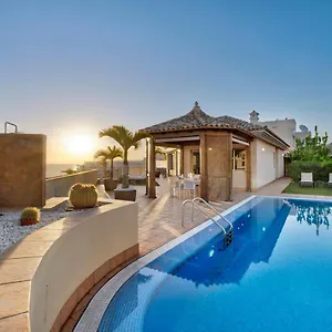Villa Magnifica Happy Holidays Con Piscina En Gigantes, Puerto de Santiago (Tenerife)